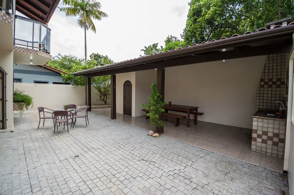 Casa 3 quartos para venda no bairro Morrinhos em Bombinhas