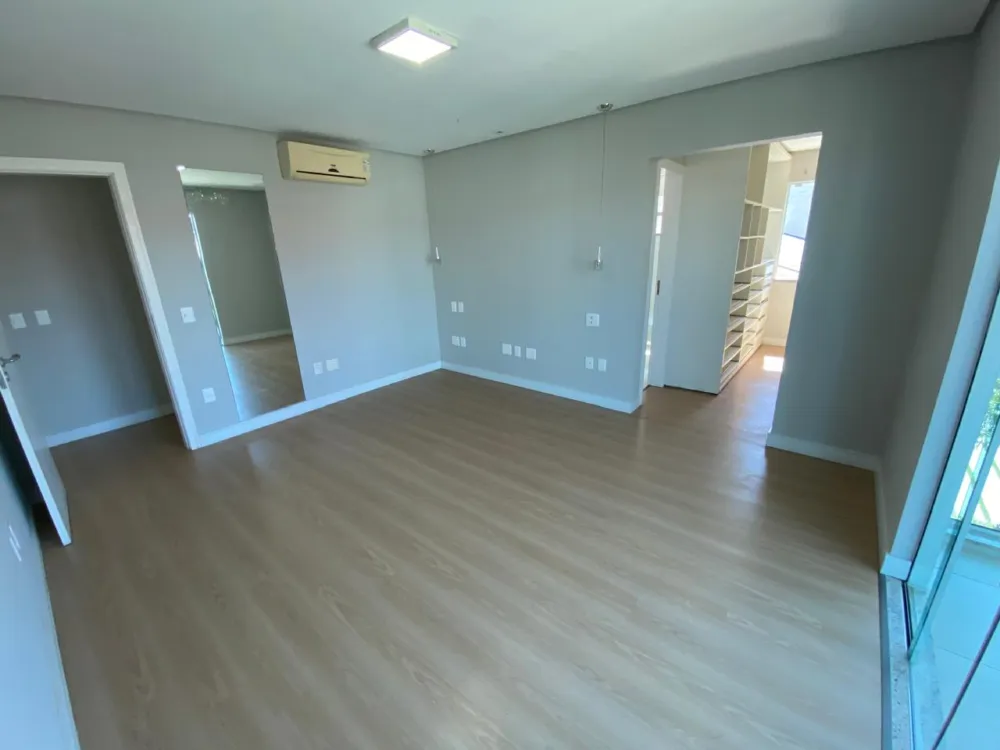 Casa 6 quartos para venda no bairro Estados em Balneário Camboriú