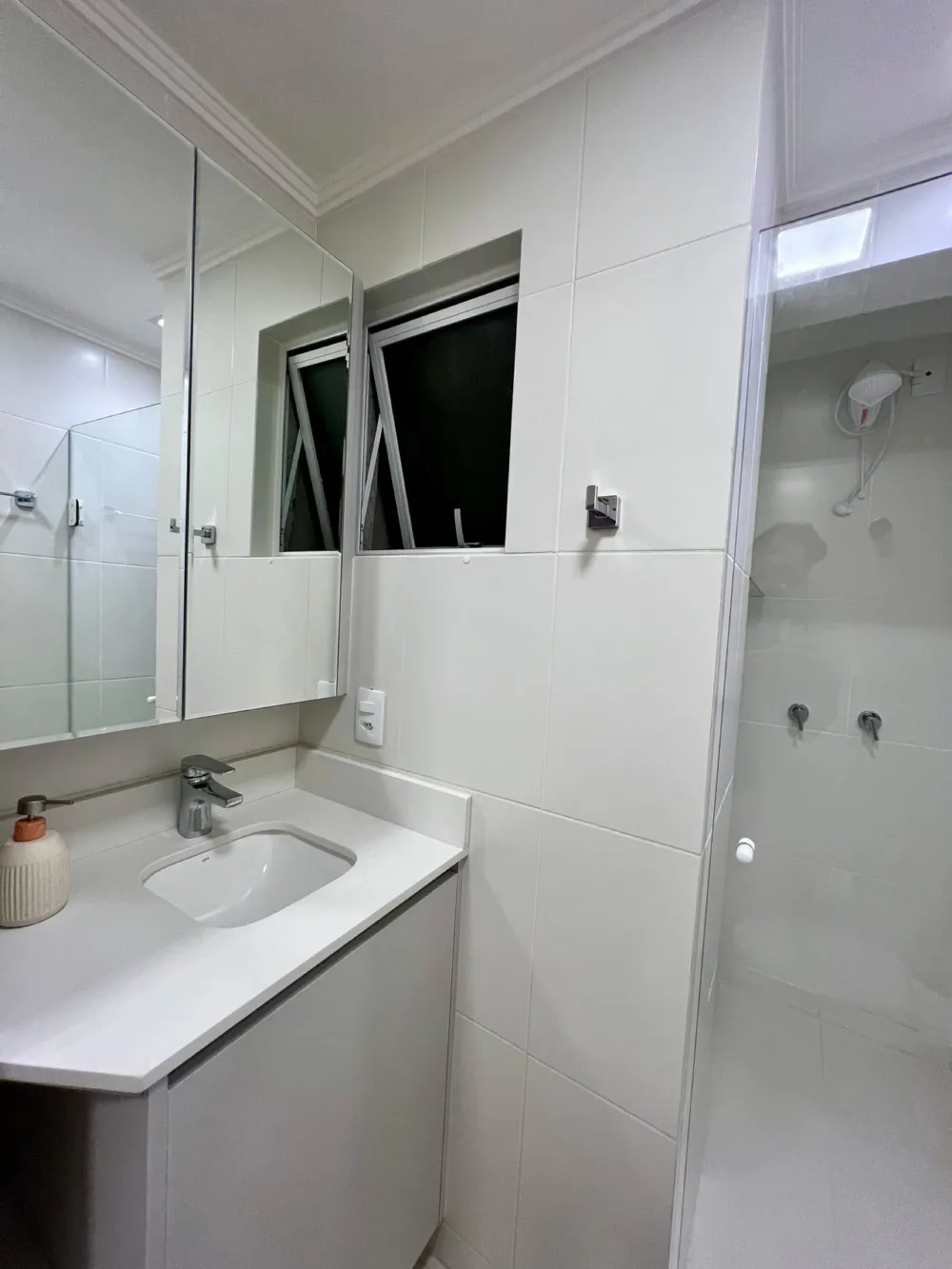 Apartamento à Venda – Centro de Balneário Camboriú Valor: R$ 1.850.000,00