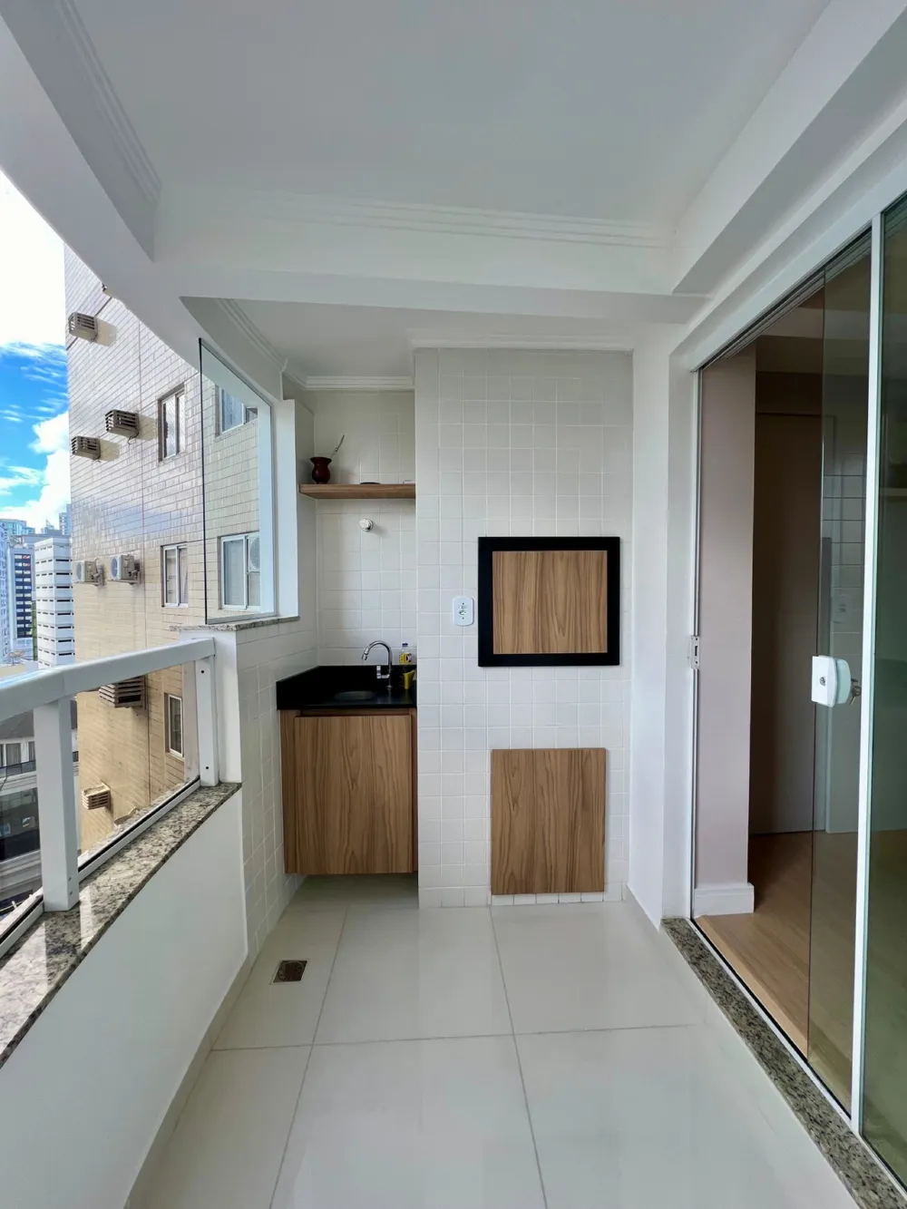 Apartamento à Venda – Centro de Balneário Camboriú Valor: R$ 1.850.000,00