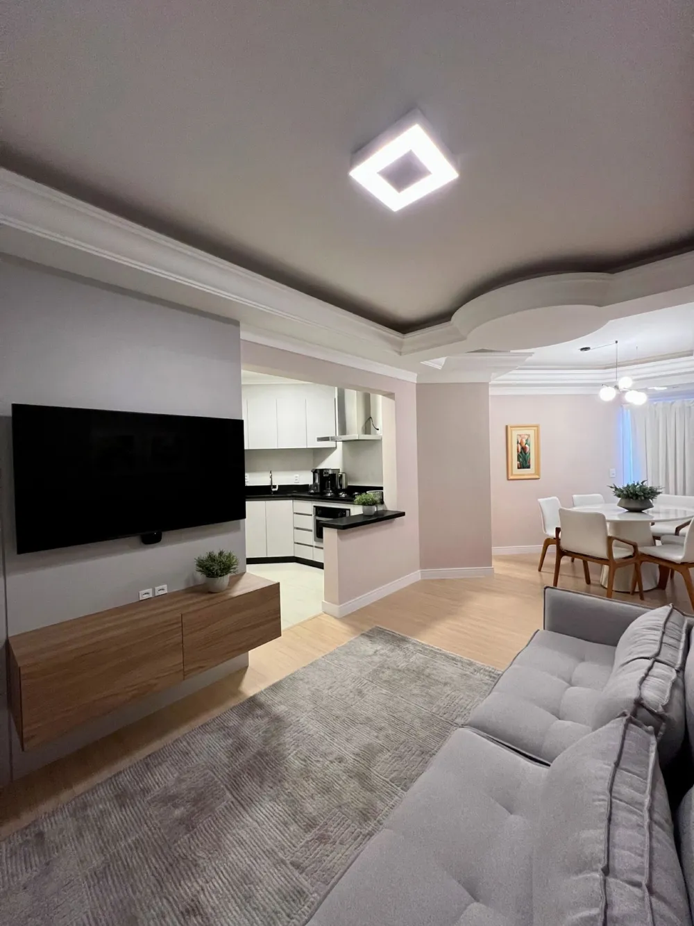 Apartamento à Venda – Centro de Balneário Camboriú Valor: R$ 1.850.000,00