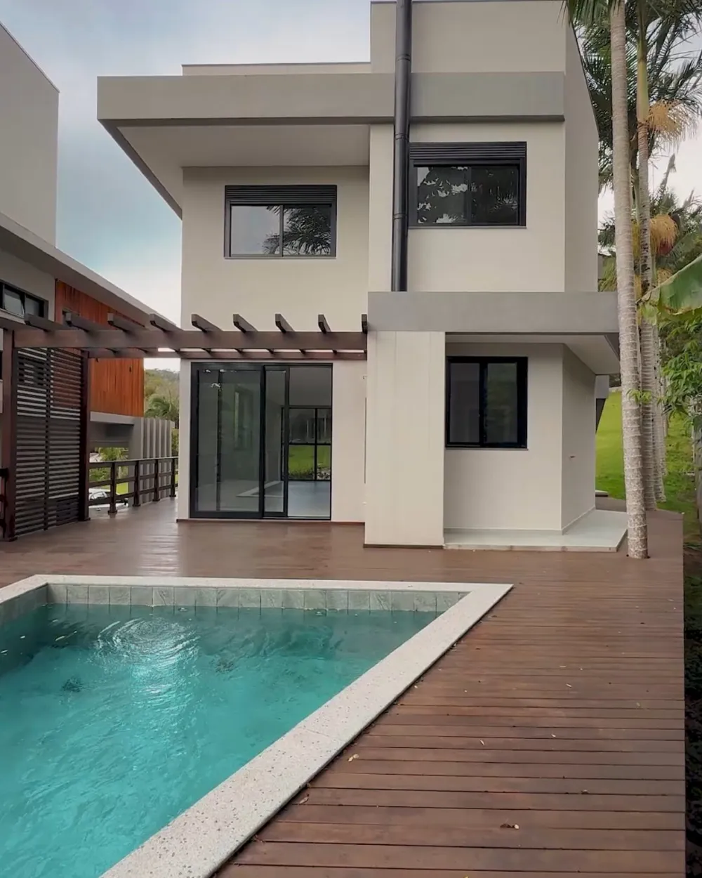 Casa 3 quartos para venda no bairro Praia de Taquaras em Balneário Camboriú
