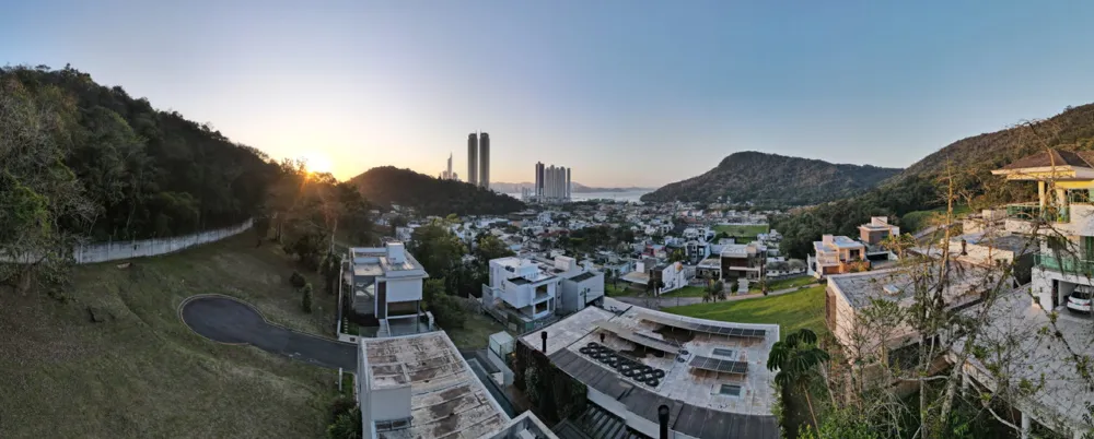 Terreno para venda no bairro Barra em Balneário Camboriú