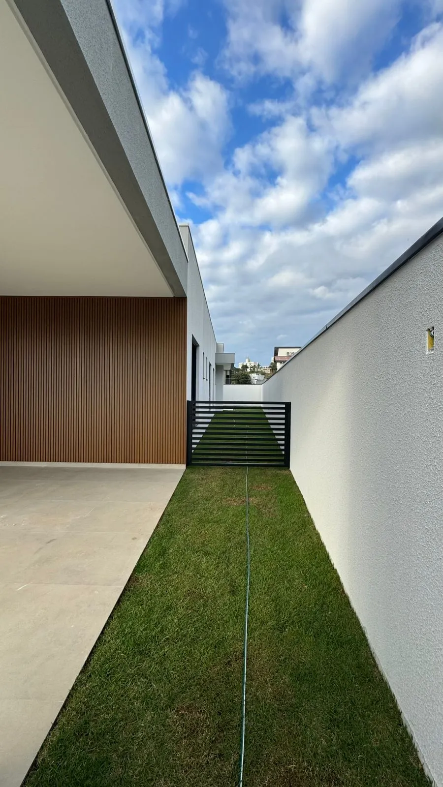 Casa 4 quartos para venda no bairro Santa Regina em Camboriú