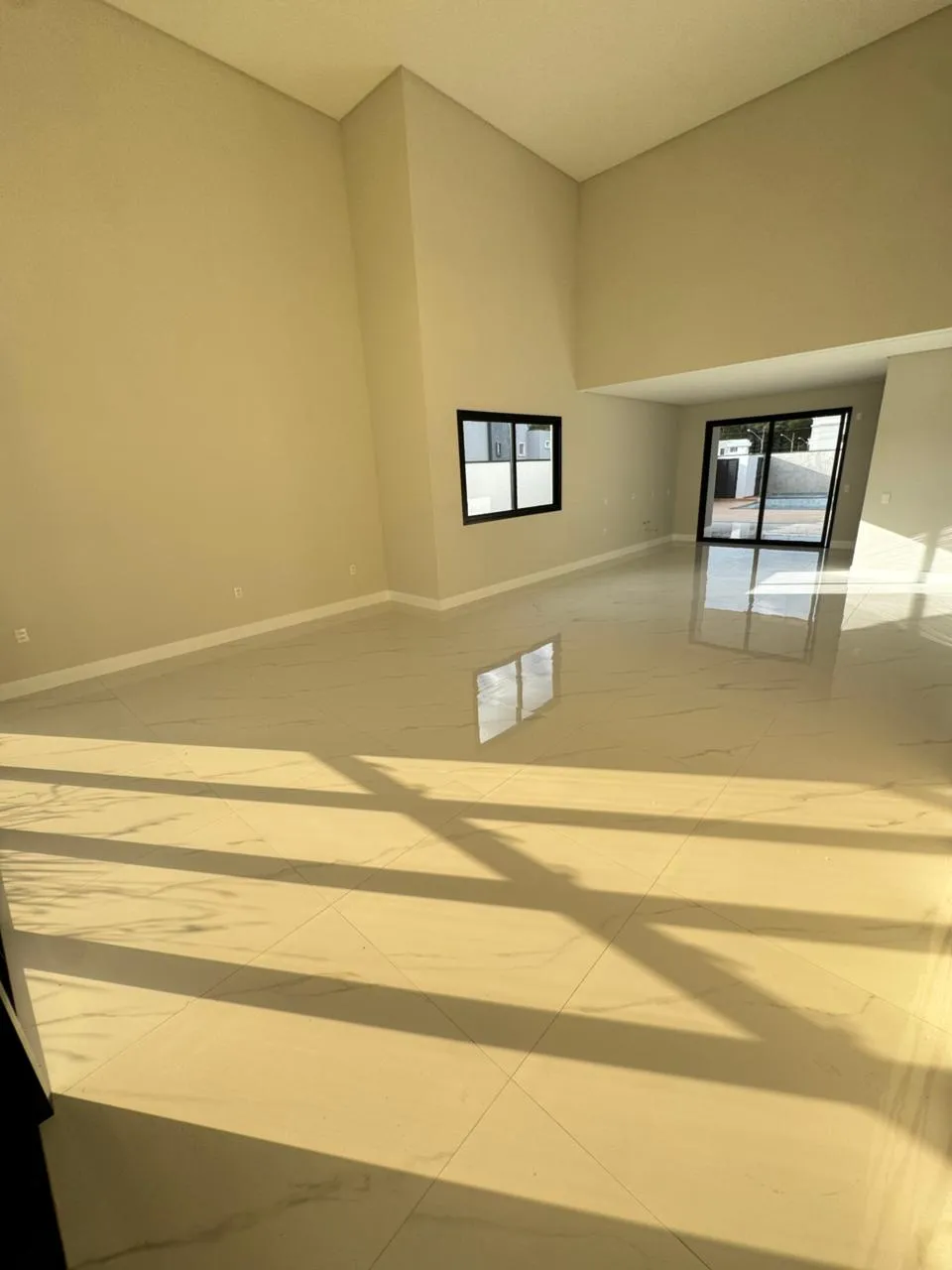Casa 4 quartos para venda no bairro Santa Regina em Camboriú
