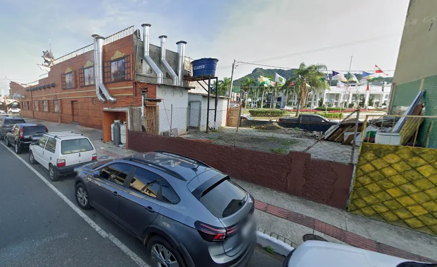 Terreno para venda no bairro Centro em Balneário Camboriú