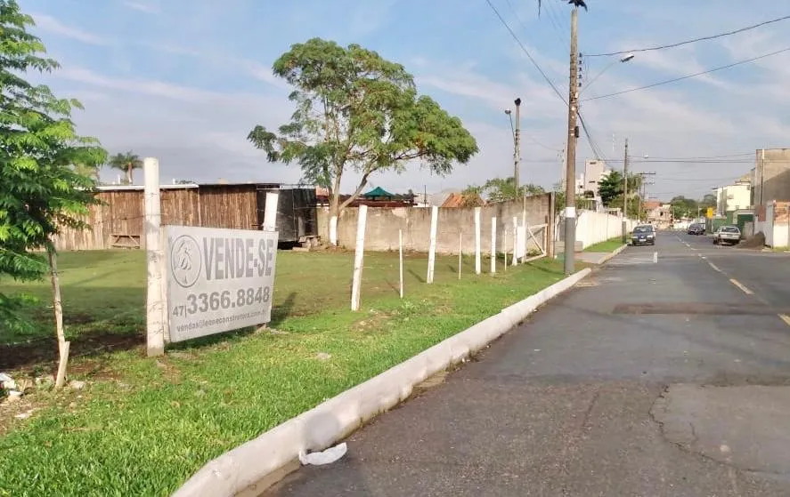 Terreno para venda no bairro Centro em Balneário Camboriú