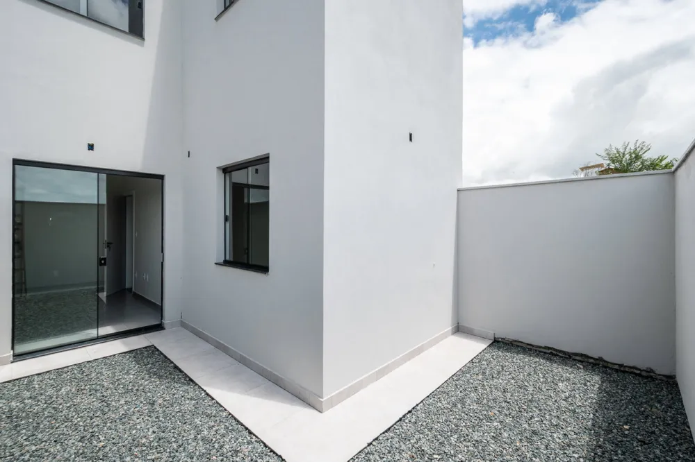 Apartamento à venda – Espinheiros, Itajaí/SC | R$350.000,00 Conforto e praticidade