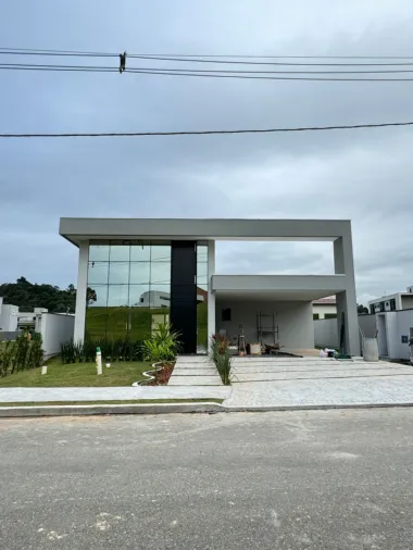 Casa 4 quartos para venda no bairro Santa Regina em Camboriú