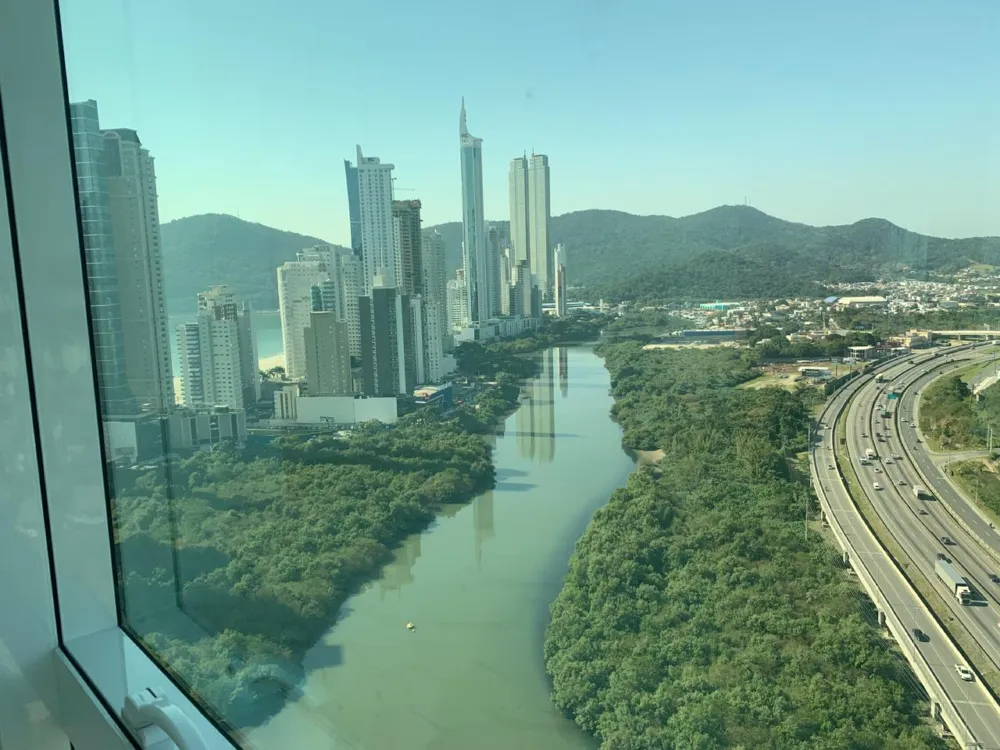 Apartamento 3 quartos para venda no bairro Barra Sul em Balneário Camboriú