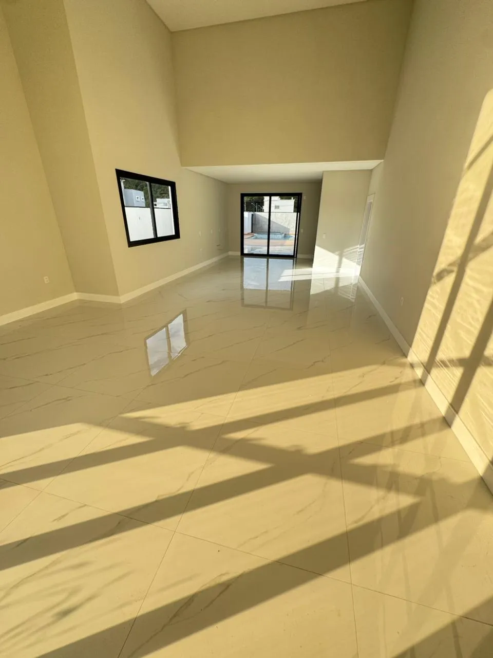 Casa 4 quartos para venda no bairro Santa Regina em Camboriú