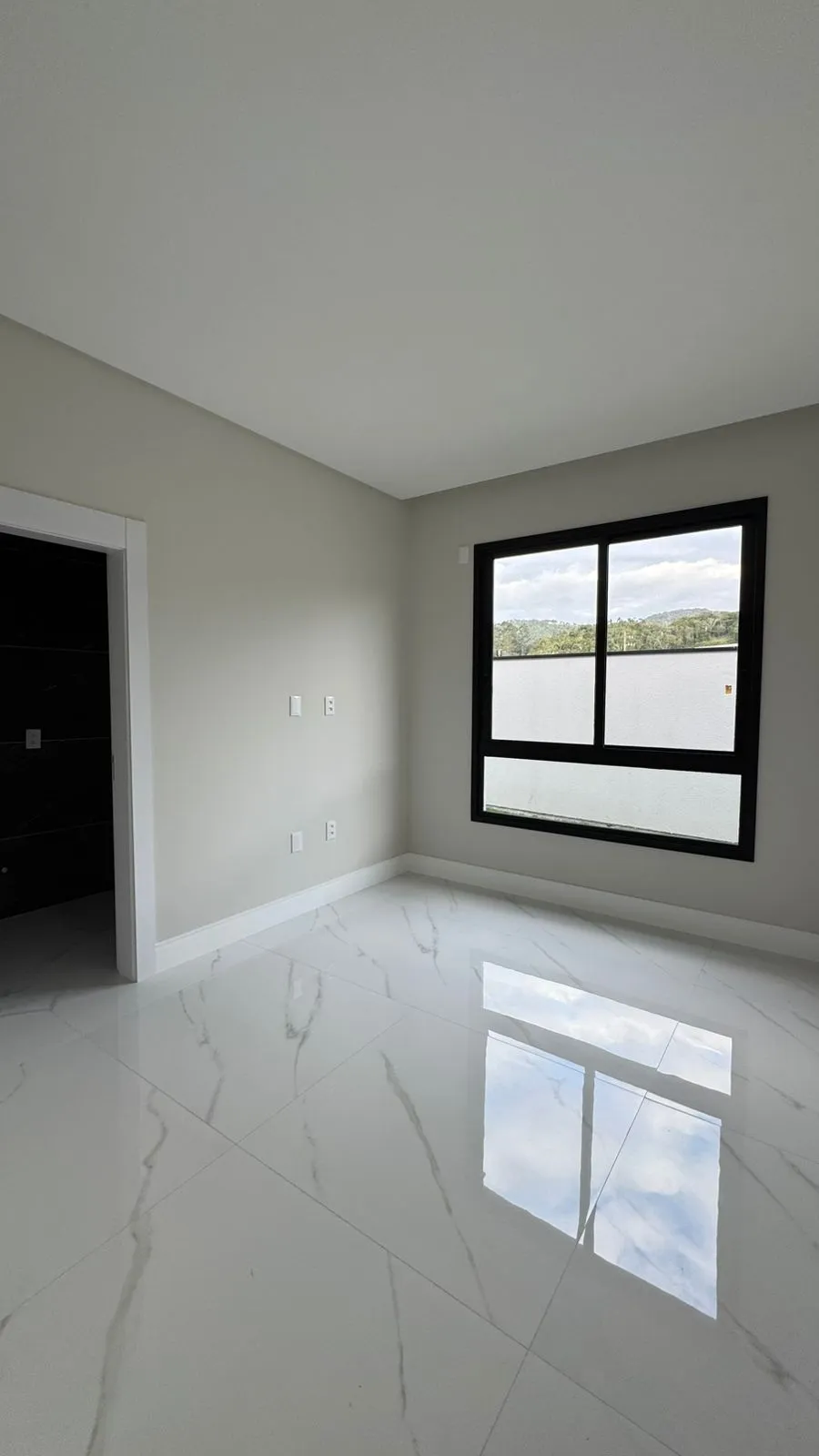 Casa 4 quartos para venda no bairro Santa Regina em Camboriú