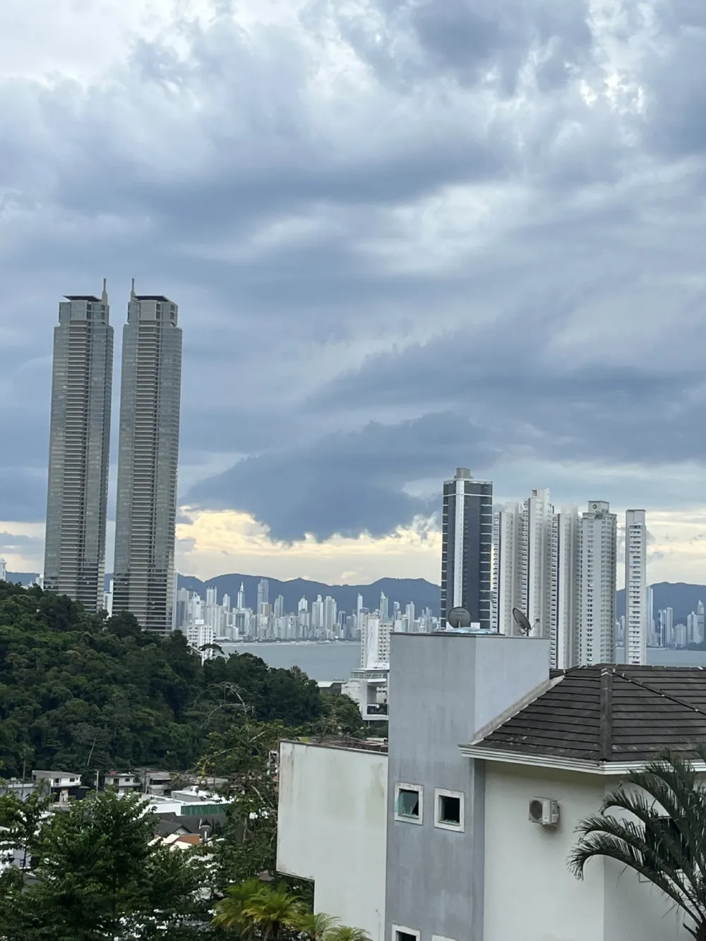 Terreno para venda no bairro Barra em Balneário Camboriú