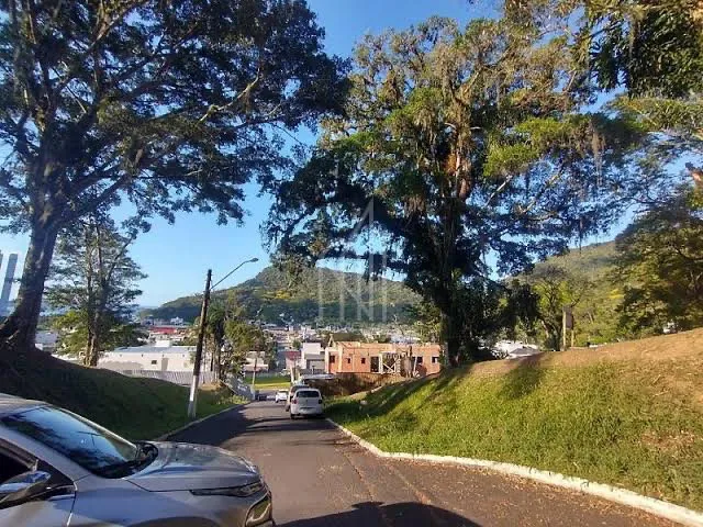 Terreno para venda no bairro Barra em Balneário Camboriú