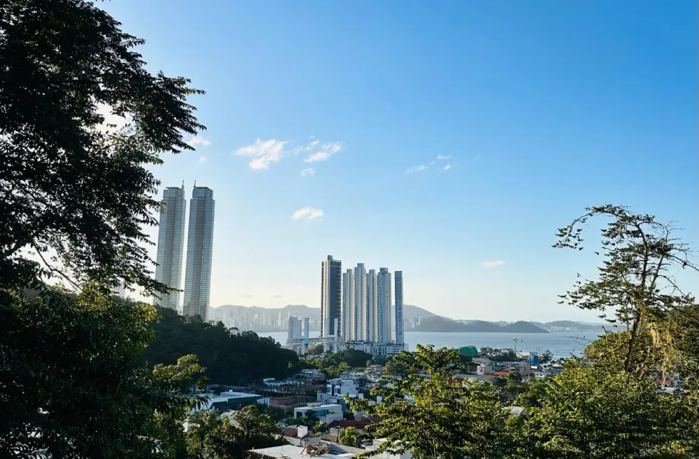 Terreno para venda no bairro Barra em Balneário Camboriú