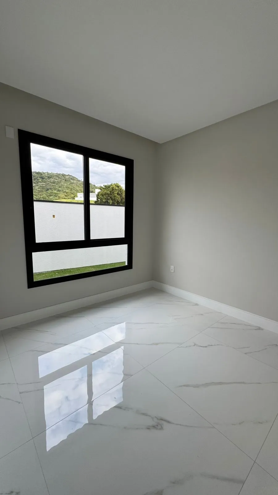Casa 4 quartos para venda no bairro Santa Regina em Camboriú