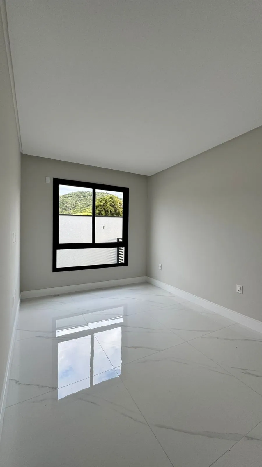 Casa 4 quartos para venda no bairro Santa Regina em Camboriú