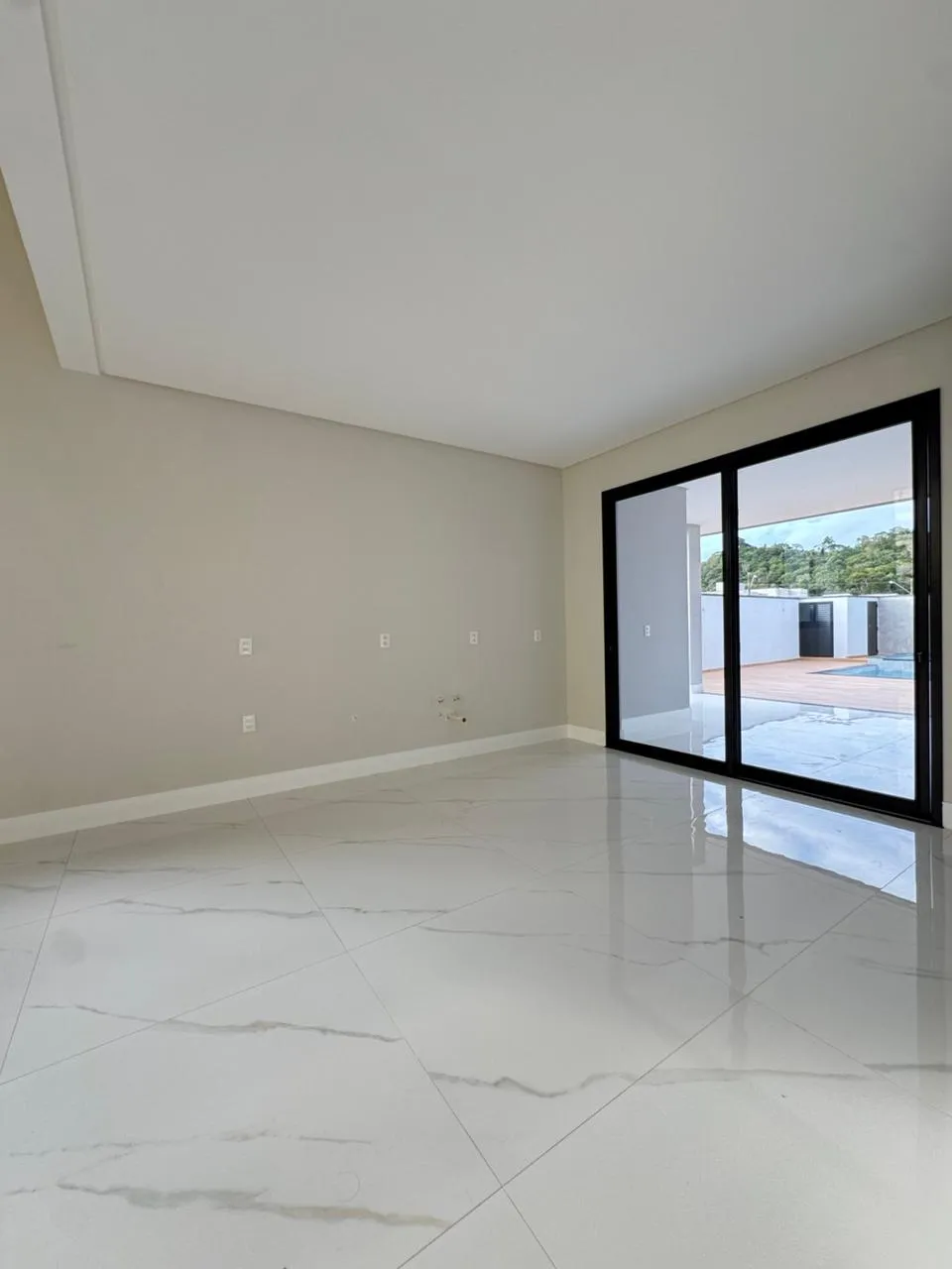 Casa 4 quartos para venda no bairro Santa Regina em Camboriú