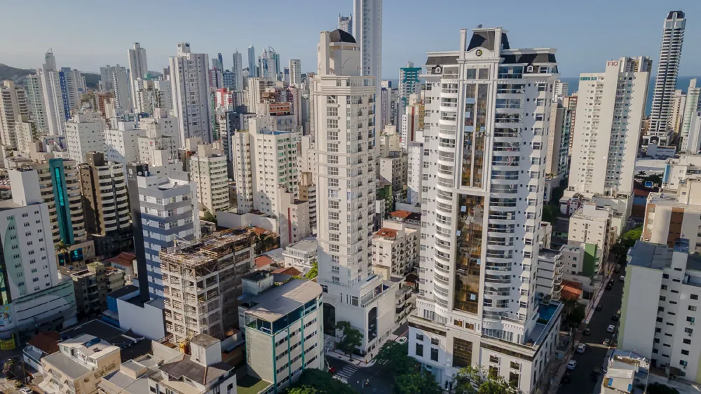 Apto Diferenciado 3 quartos para venda no bairro Centro em Balneário Camboriú
