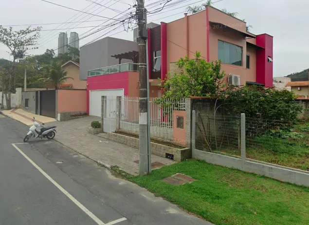 Casa 3 quartos para venda no bairro Barra em Balneário Camboriú