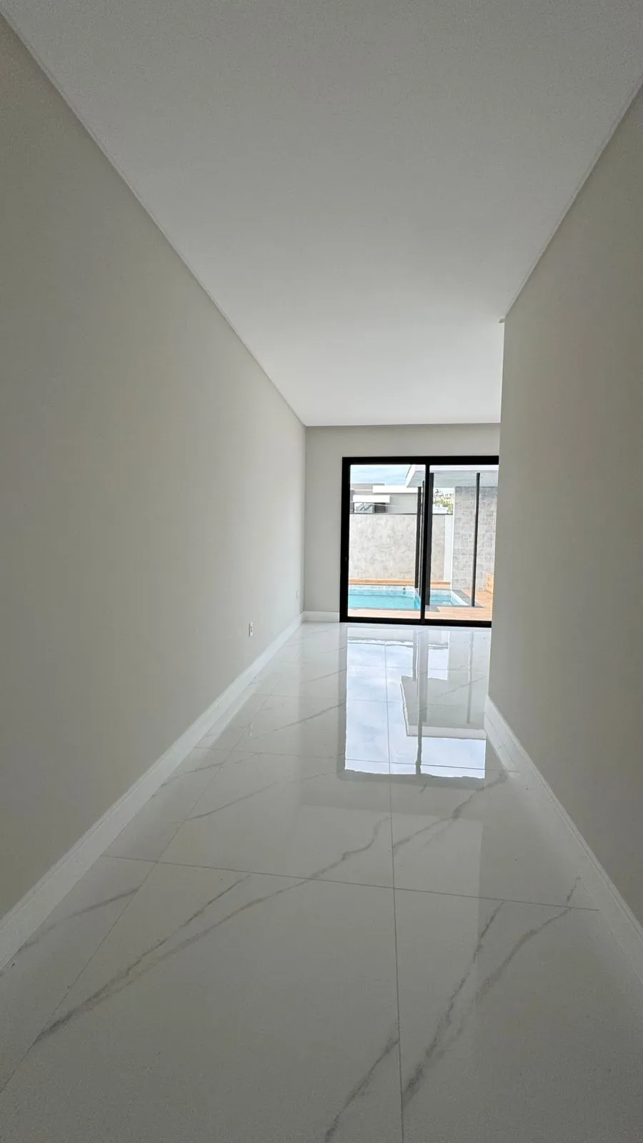 Casa 4 quartos para venda no bairro Santa Regina em Camboriú