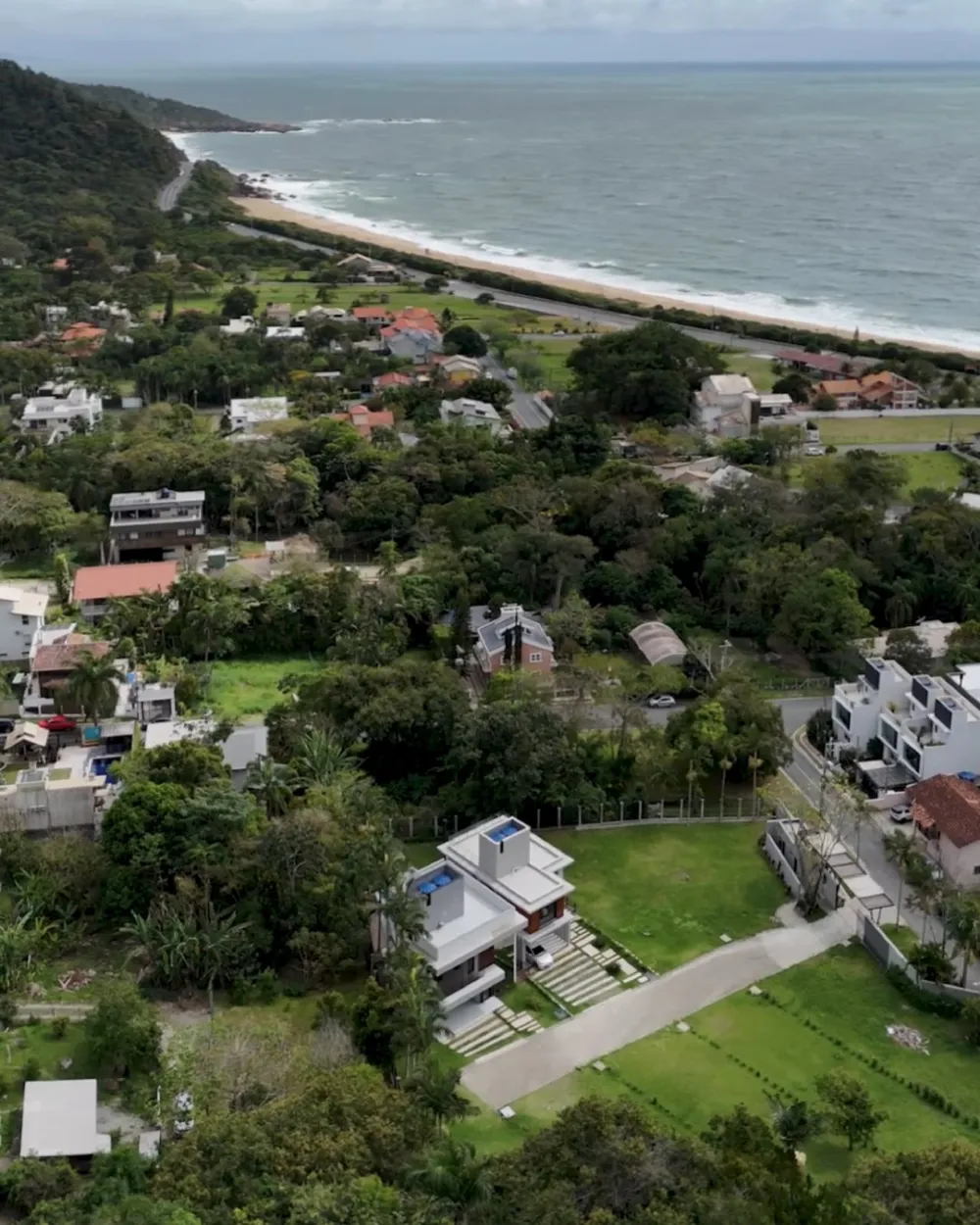 Casa 3 quartos para venda no bairro Praia de Taquaras em Balneário Camboriú