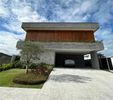 Casa 5 quartos para venda no bairro Santa Regina em Camboriú