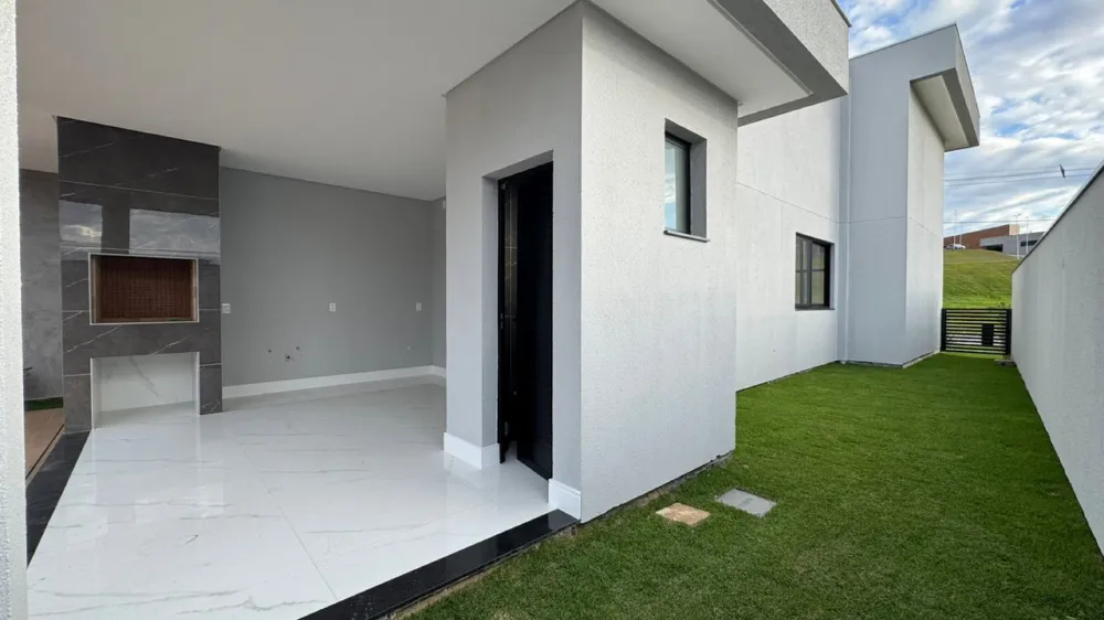 Casa 4 quartos para venda no bairro Santa Regina em Camboriú