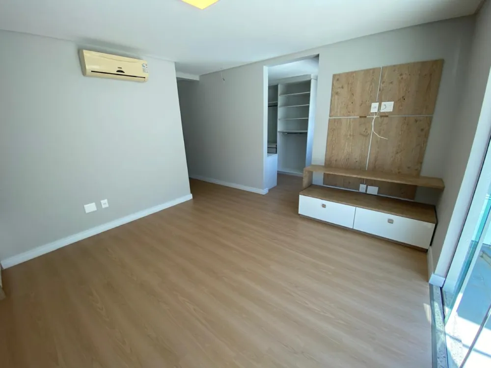 Casa 6 quartos para venda no bairro Estados em Balneário Camboriú