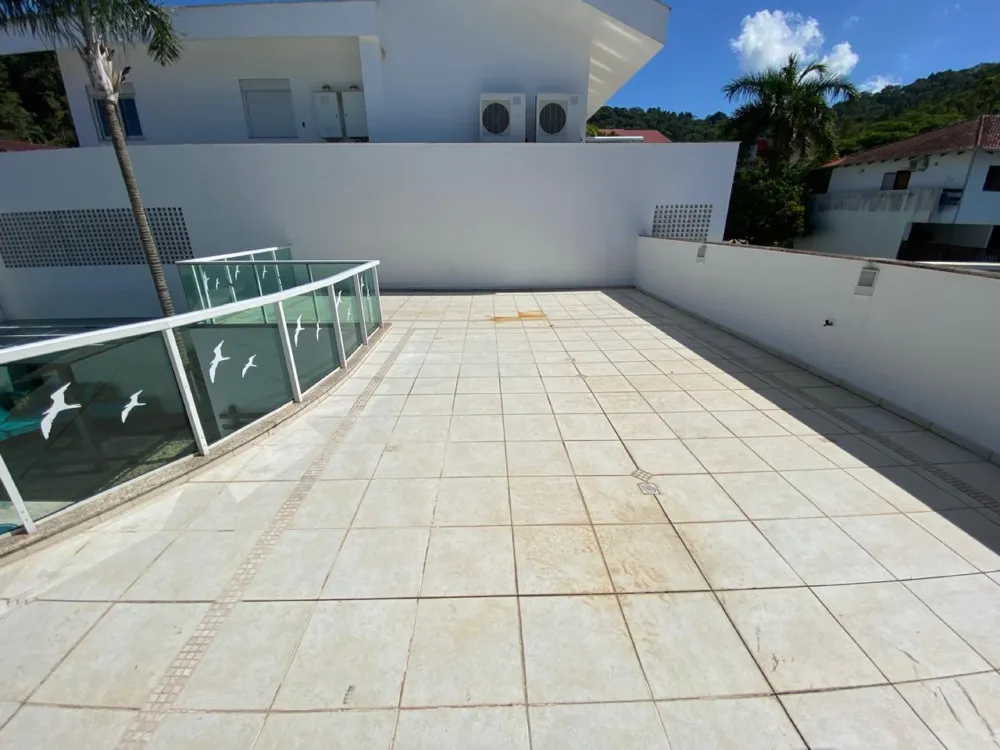 Casa 6 quartos para venda no bairro Estados em Balneário Camboriú