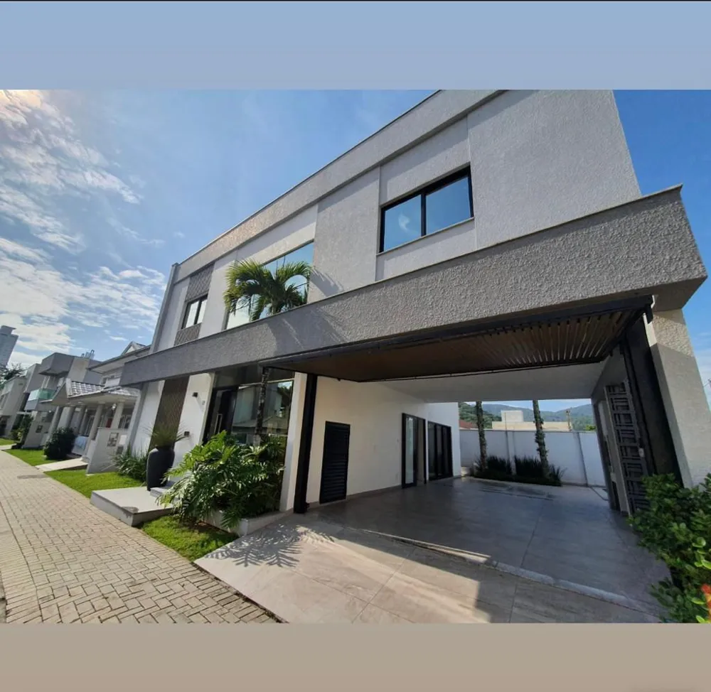 Casa 4 quartos para venda no bairro Barra em Balneário Camboriú