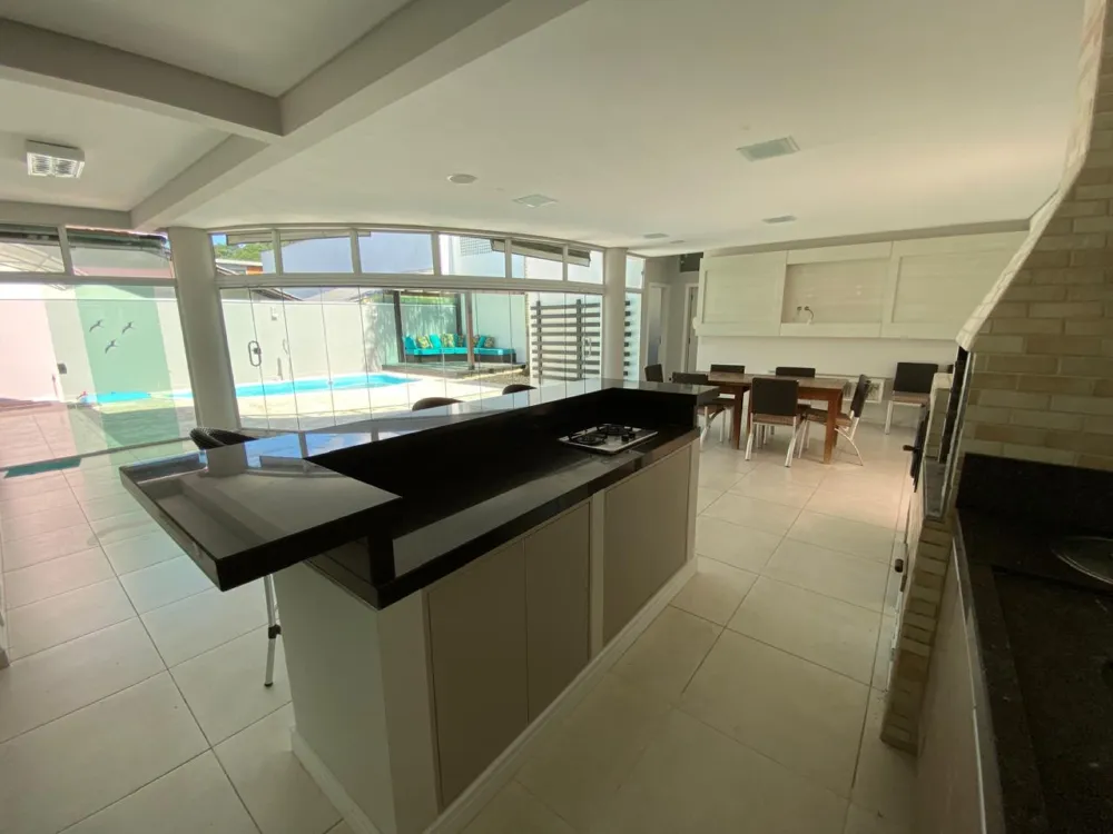 Casa 6 quartos para venda no bairro Estados em Balneário Camboriú