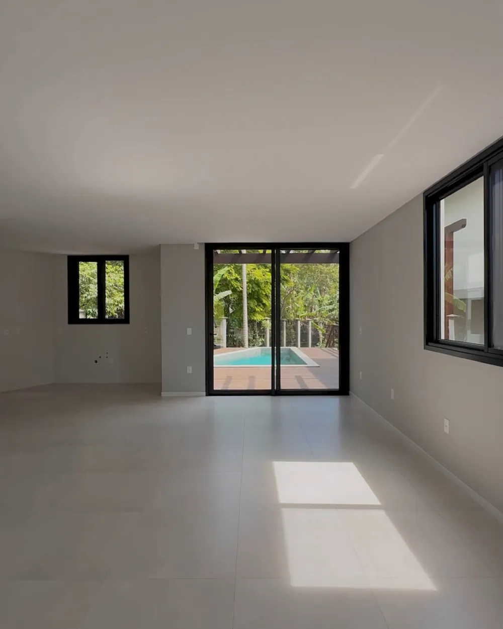 Casa 3 quartos para venda no bairro Praia de Taquaras em Balneário Camboriú
