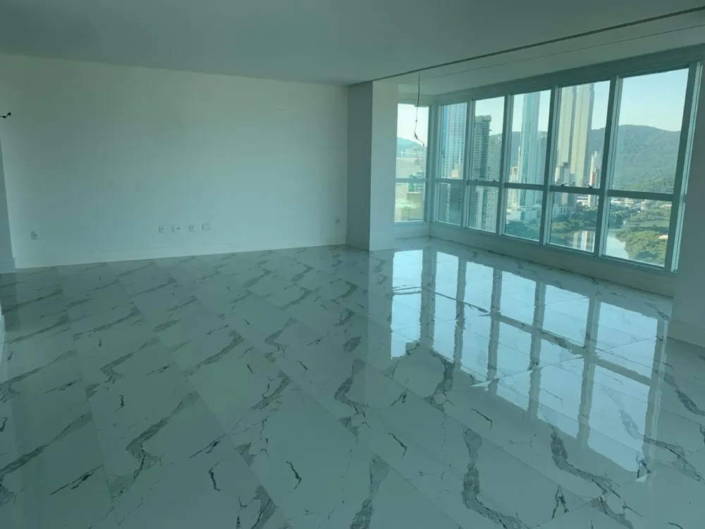 Apartamento 3 quartos para venda no bairro Barra Sul em Balneário Camboriú