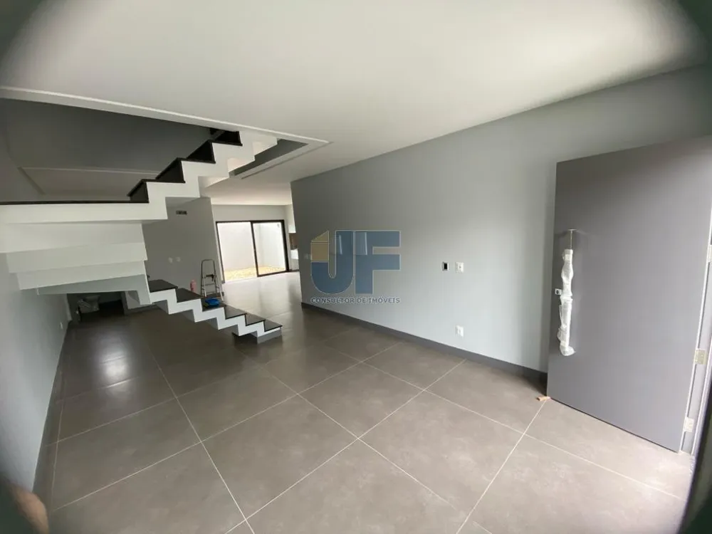 Excelente oportunidade de adquirir sobrado novo moderno em Camboriú.