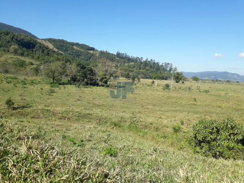 Essa fazenda no bairro Penha, em Paulo Lopes/SC, é uma oportunidade excepcional 