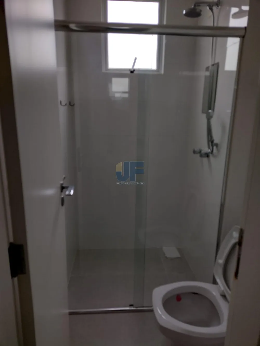 Ótima oportunidade de compra! Este belo apartamento localizado no centro de Balneário Camboriú