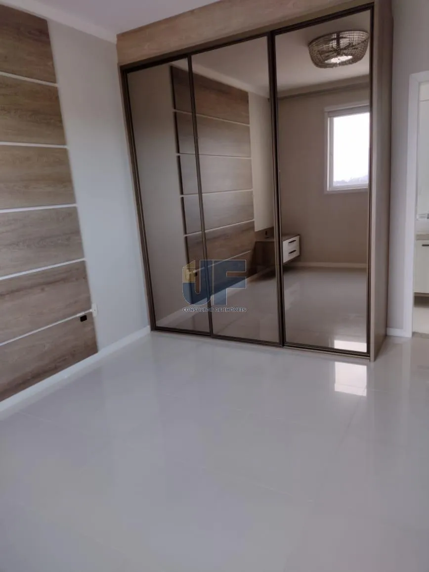 Ótima oportunidade de compra! Este belo apartamento localizado no centro de Balneário Camboriú