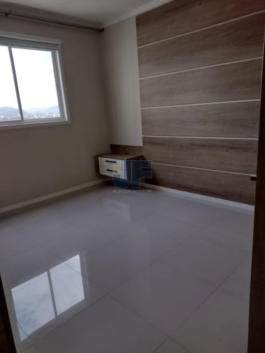 Ótima oportunidade de compra! Este belo apartamento localizado no centro de Balneário Camboriú