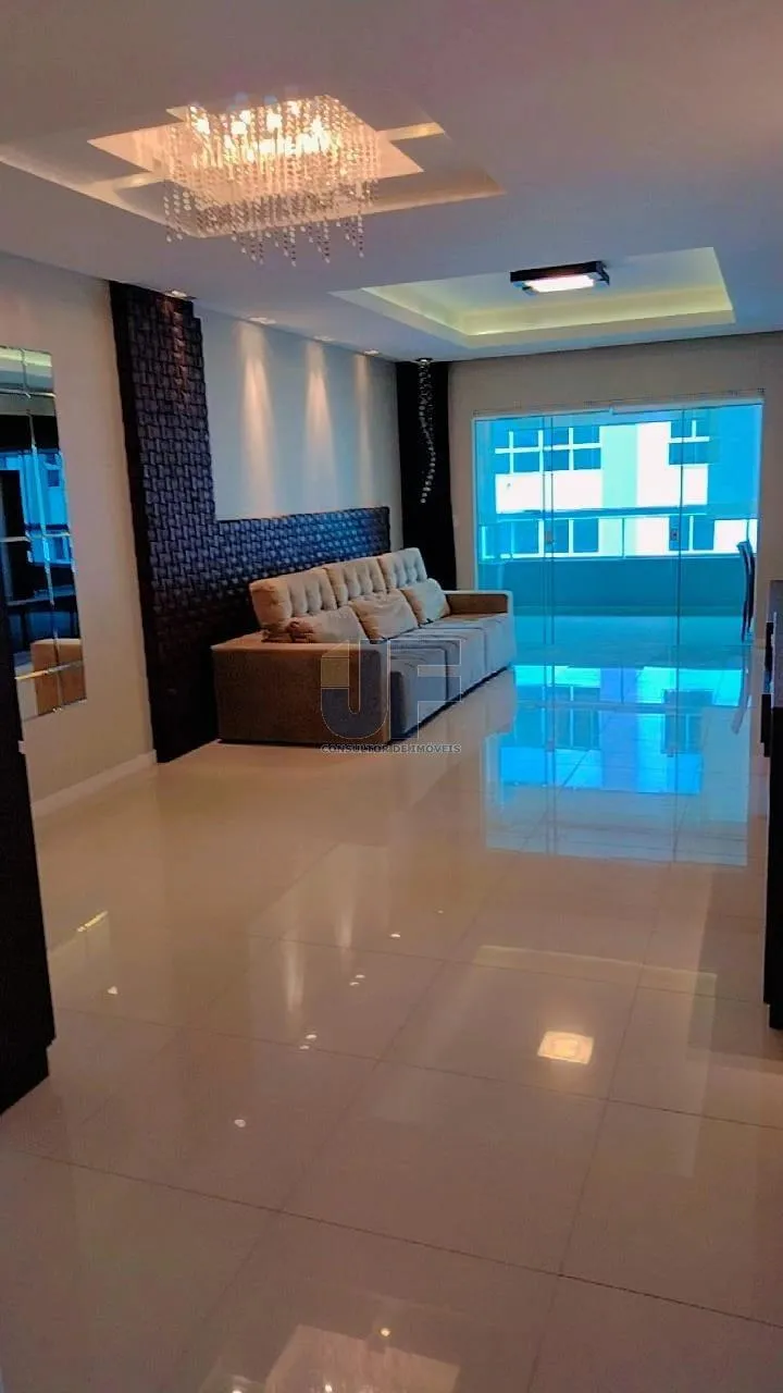 Ótima oportunidade de compra! Este belo apartamento localizado no centro de Balneário Camboriú