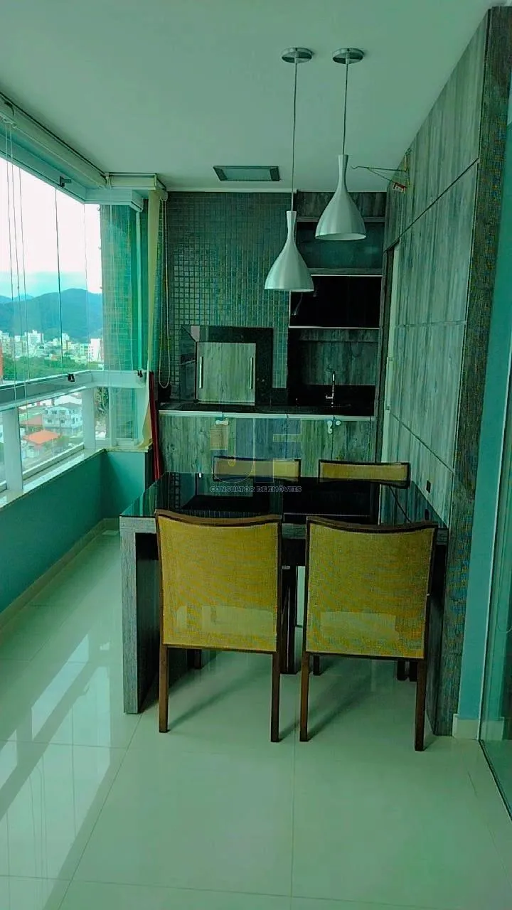 Ótima oportunidade de compra! Este belo apartamento localizado no centro de Balneário Camboriú