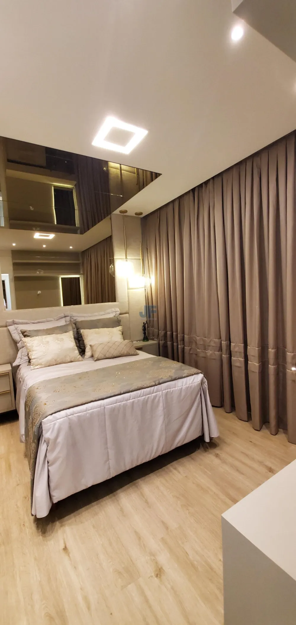 Venha morar no centro de Balneário Piçarras em um incrível apartamento.