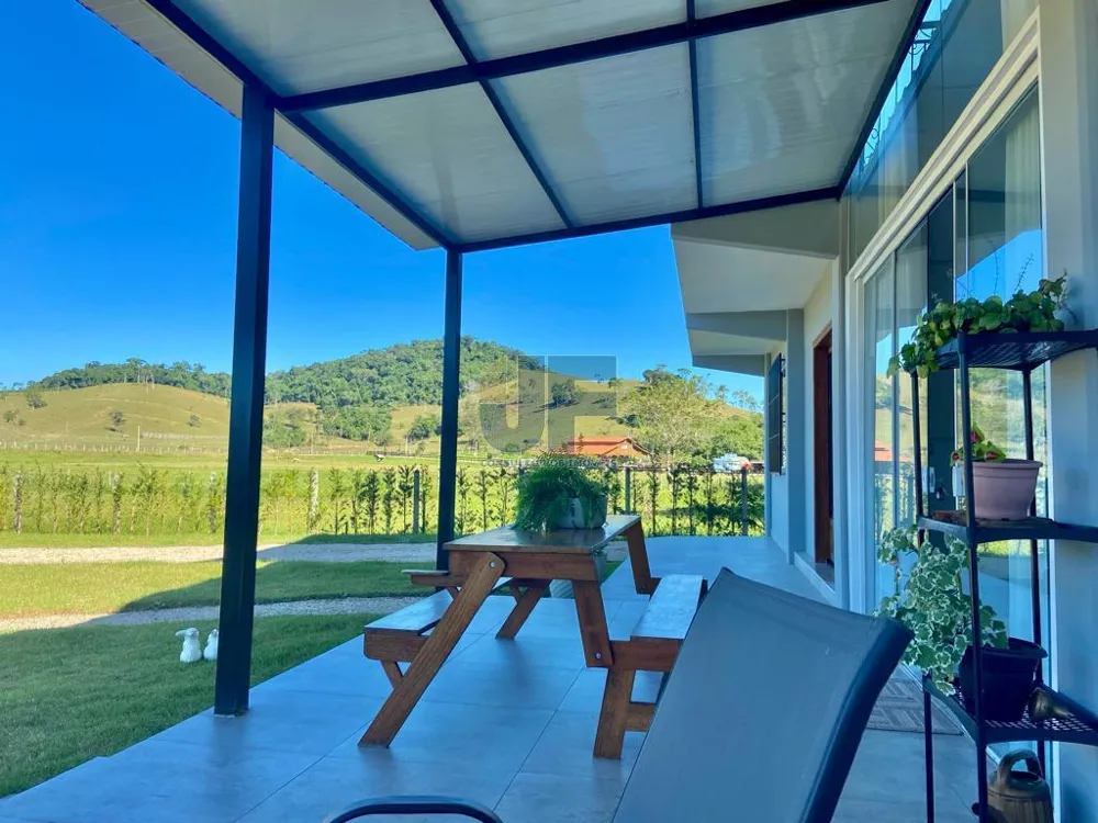 Vende-se um belíssimo Sítio/Chácara no centro da cidade de Itajaí. Com área tota