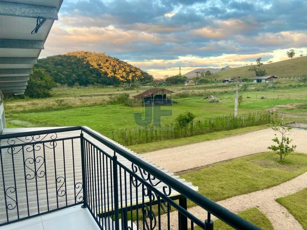 Vende-se um belíssimo Sítio/Chácara no centro da cidade de Itajaí. Com área tota