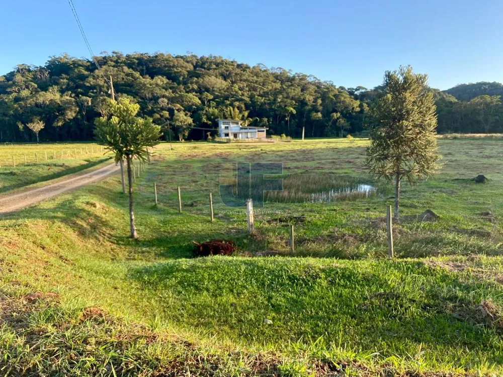 Vende-se um belíssimo Sítio/Chácara no centro da cidade de Itajaí. Com área tota