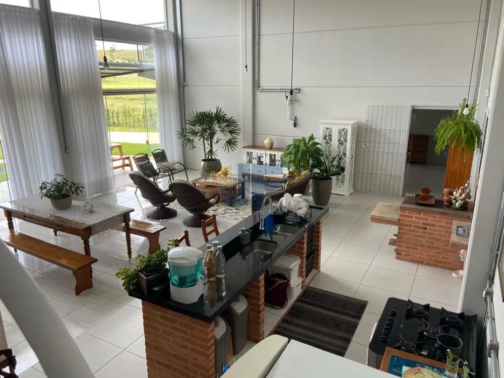 Vende-se um belíssimo Sítio/Chácara no centro da cidade de Itajaí. Com área tota