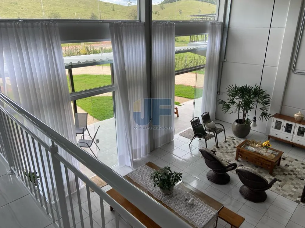 Vende-se um belíssimo Sítio/Chácara no centro da cidade de Itajaí. Com área tota