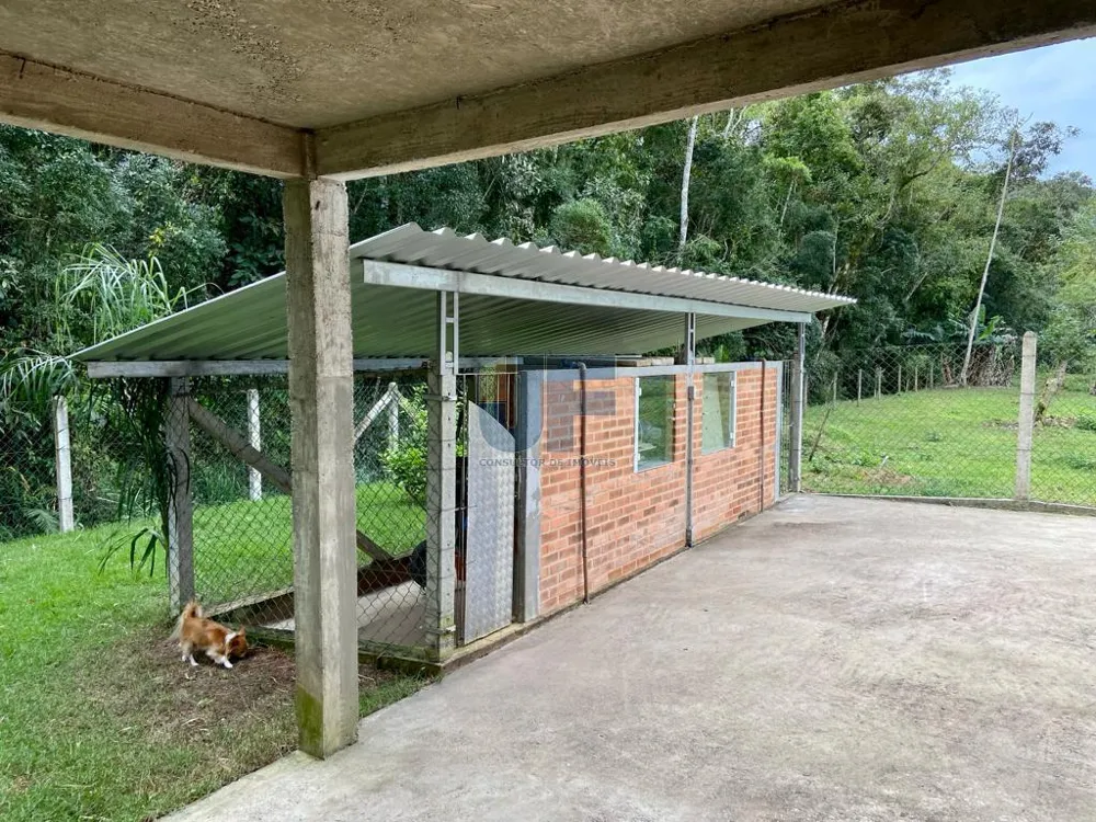 Vende-se um belíssimo Sítio/Chácara no centro da cidade de Itajaí. Com área tota