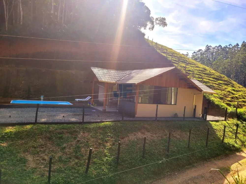  Linda Chácara de Alto Padrão  em Nova Trento Grande Florianopolis 