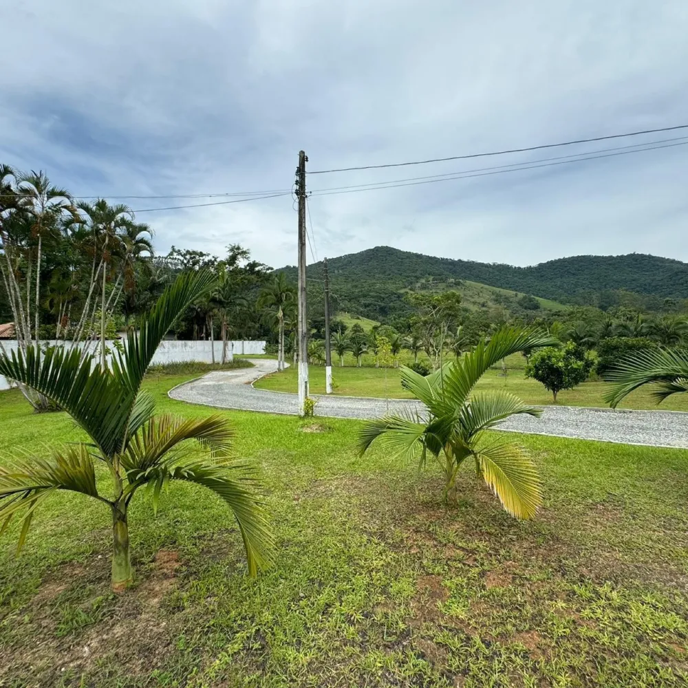  Sítio de Alto Padrão à Venda em  Camboriú – SC